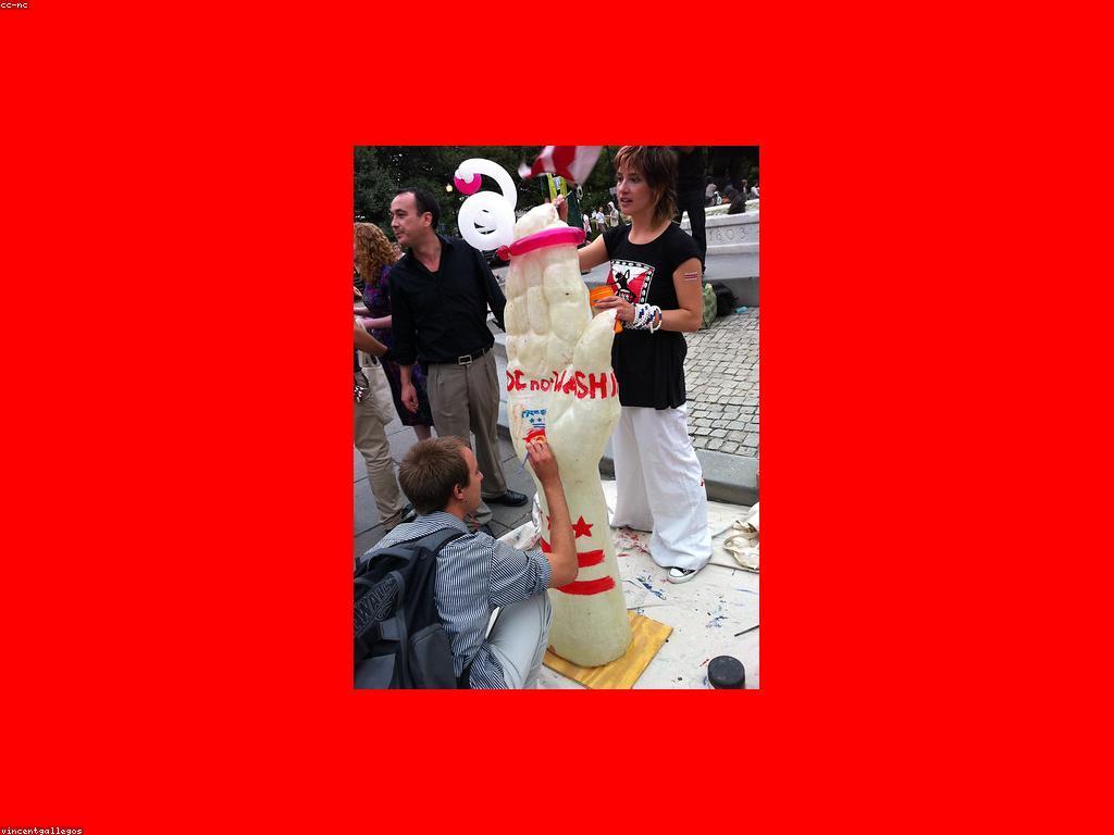 ព័ត៌មានស្លតថ្មី៖ យុទ្ធសាស្ត្រនិងការអភិវឌ្ឍន៍នៃព័ត៌មាន