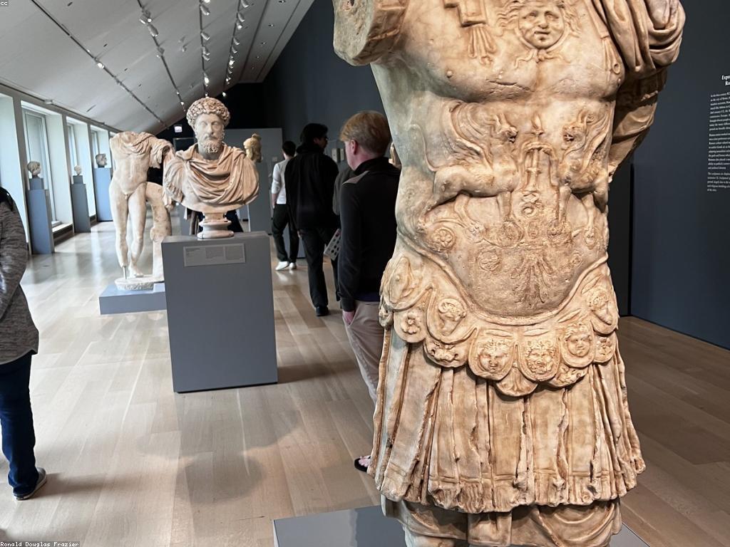 អត្តសញ្ញាណវប្បធម៌និងស្លត: ការបង្កើតស្នាដៃថ្មី